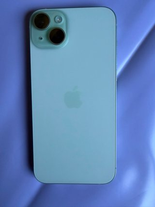 iPhone 15 Plus Fundas y Cargador, caja original.