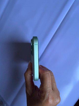 iPhone 15 Plus Fundas y Cargador, caja original.