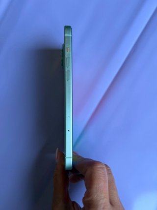 iPhone 15 Plus Fundas y Cargador, caja original.