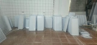 Estanterías metálicas blancas, precio negociable.