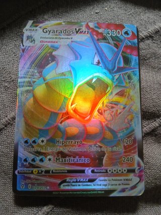 Carta Pokémon Mew VMAX 114/264