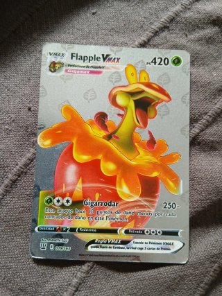 Carta Pokémon Mew VMAX 114/264