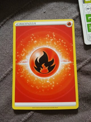 Carta Pokémon Mew VMAX 114/264