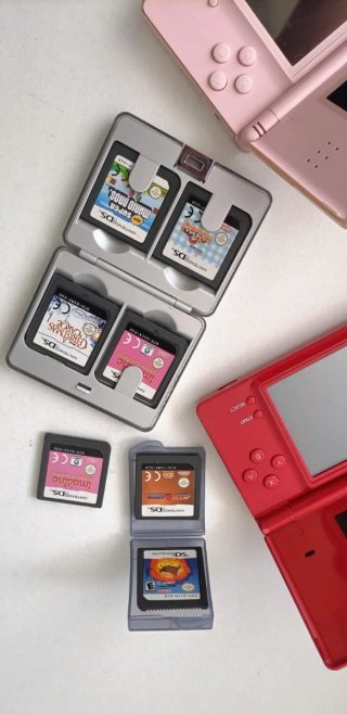2 Nintendo DS Rosso e Rosa con Giochi