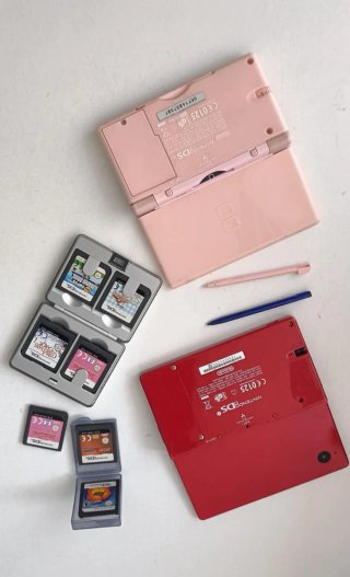 2 Nintendo DS Rosso e Rosa con Giochi