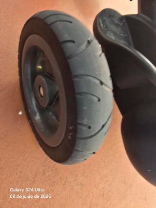 Triciclo infantil en perfecto estado