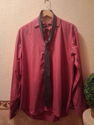 Camisa hombre y corbata a juego