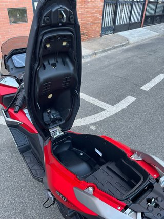 Voge SR1 ADV Roja - Maxi Scooter