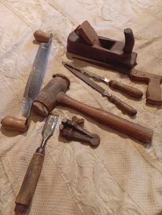 Set antichi attrezzi da falegname