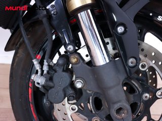 SUZUKI GSR 750