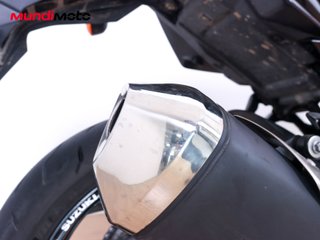 SUZUKI GSR 750