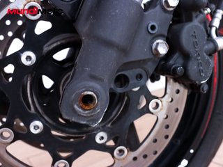 SUZUKI GSR 750