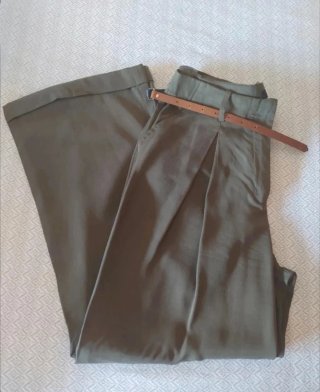 PANTALONES FLUIDOS CON CINTURÓN