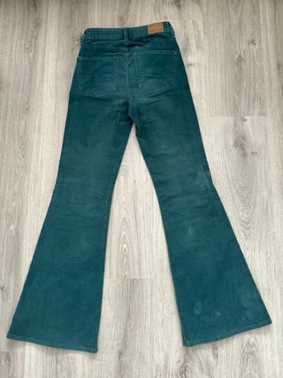 Pantalón campana pana verde American Eagle T36
