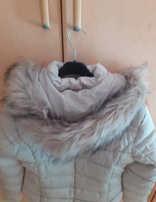 Chaquetón gris acolchado