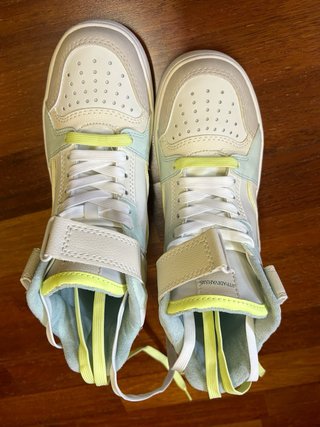 Zapatillas deportivas Stradivarius altas- NUEVAS