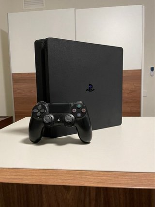 PS4 Slim (PlayStation 4)