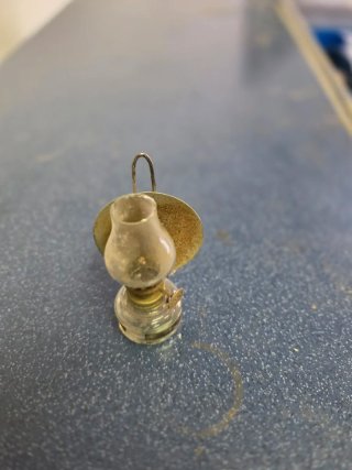 Lámpara de aceite antigua