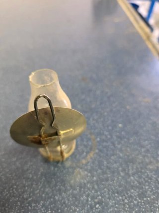 Lámpara de aceite antigua
