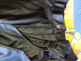Pantalones anchos efecto piel negros