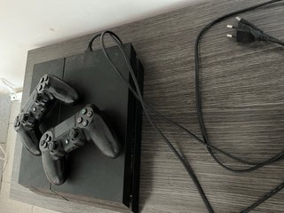 PS4 (Playstation 4) Nera + 2 Controller