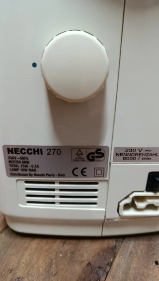 Máquina de coser SIGMA NECCHI 270