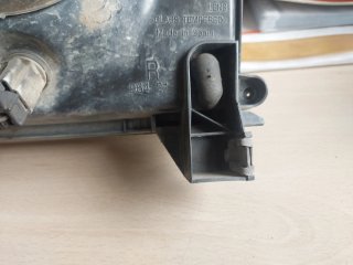 Faro Derecho (piloto)Nissan Terrano