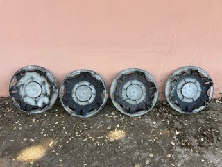 4 Tapacubos Mercedes Plateados