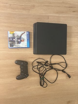 PS4 (PlayStation 4) Nera + FIFA 23