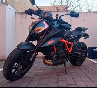 KTM SÚPERDUKE 1290R