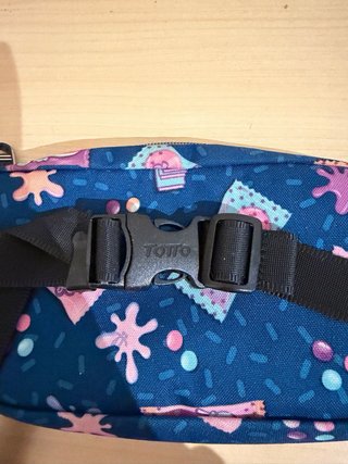 Riñonera TOTTO infantil azul con estampado