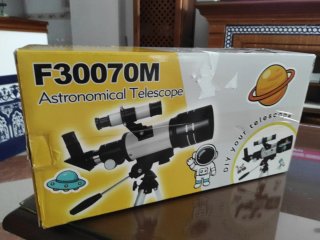 Telescopio Astronómico F30070M