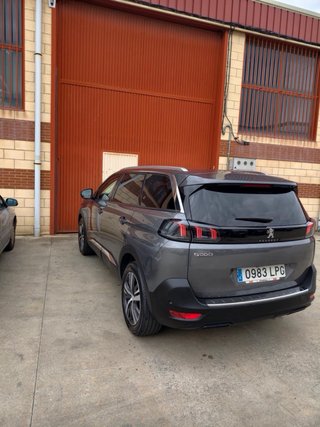 Peugeot 5008 2021
