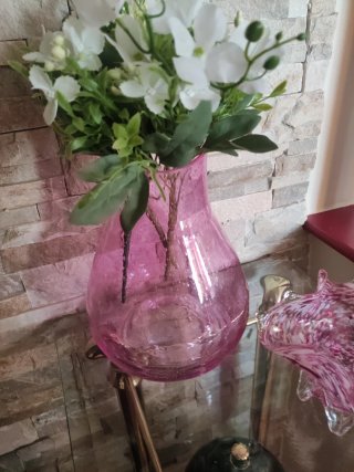 Jarrón y centro de cristal rosa