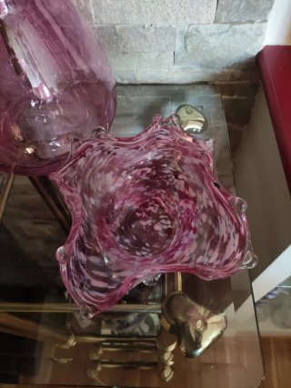 Jarrón y centro de cristal rosa