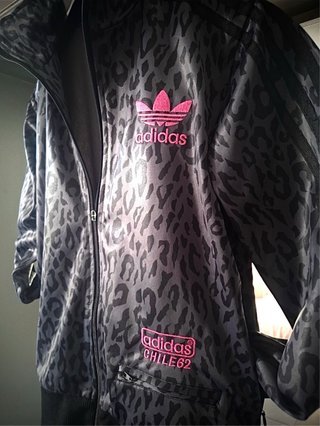 Chaqueta Adidas Estampado Animal Print