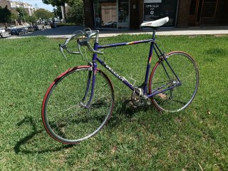 Bicicleta Clásica Peugeot Carretera lila