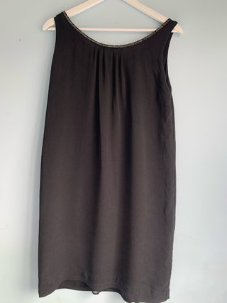 Vestido Massimo Dutti negro con pedrería