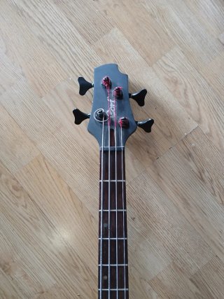Bajo Cort Artisan C4Z