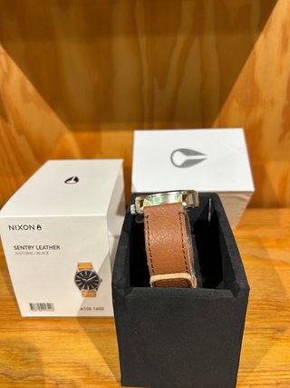 Reloj Nixon Sentry Leather