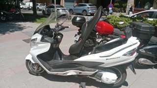 Suzuki Burgman AN400 Blanca