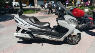 Suzuki Burgman AN400 Blanca