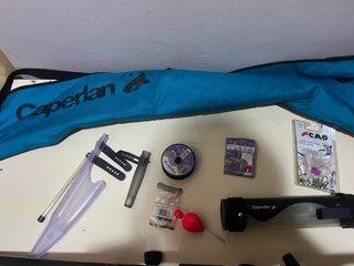 2 cañas de pescar y accesorios