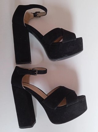 Sandalias tacón Pull&Bear negras 37