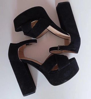 Sandalias tacón Pull&Bear negras 37