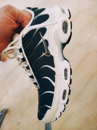 Zapatillas Nike Air Max Tavas Negras y Blancas ori
