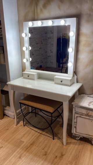 Tocador camerino con luces LED