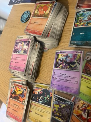 Lote Cartas Pokémon + ETB Caos Creciente