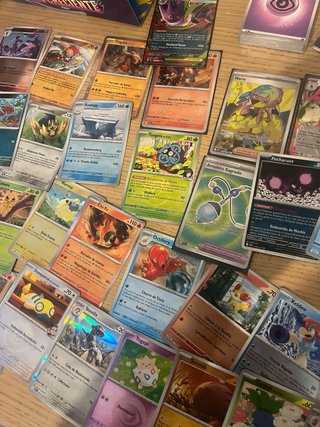 Lote Cartas Pokémon + ETB Caos Creciente