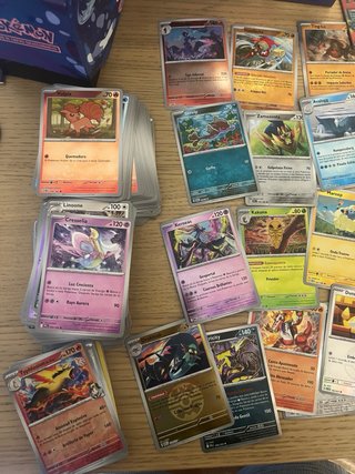 Lote Cartas Pokémon + ETB Caos Creciente